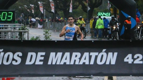 Miles de corredores participaron del Maratn Internacional de la Bandera