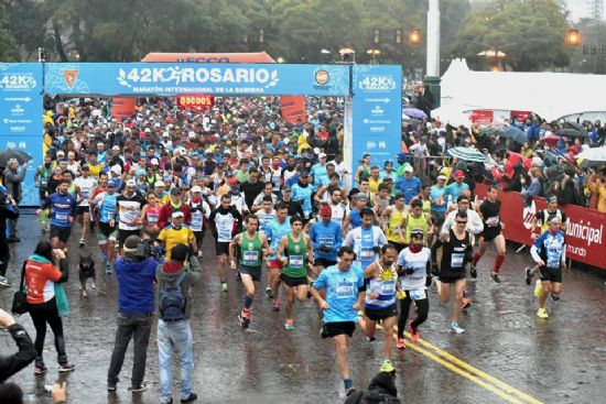El viento y el talento patagnico se aduearon del XV Maratn Internacional 42K Rosario