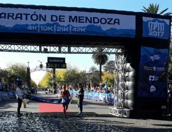 Cristian Mohamed se qued con el Maratn Internacional de Mendoza