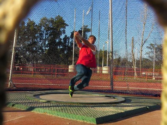 ADRIAN MARZO: ORO Y RECORD NACIONAL Y SUDAMERICANO EN EL MUNDIAL MASTER