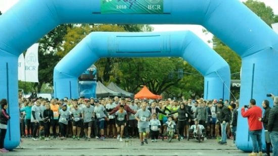 Kilómetros por otros: se corrió la maratón de la Bolsa de Comercio