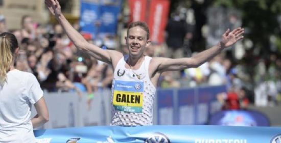 Galen Rupp gana el maratn de Praga con 2h06:07