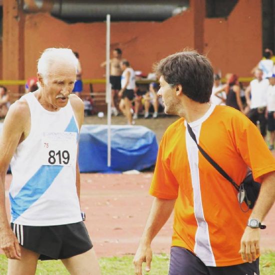 Carlitos Sacchi se fue a correr una carrera al cielo