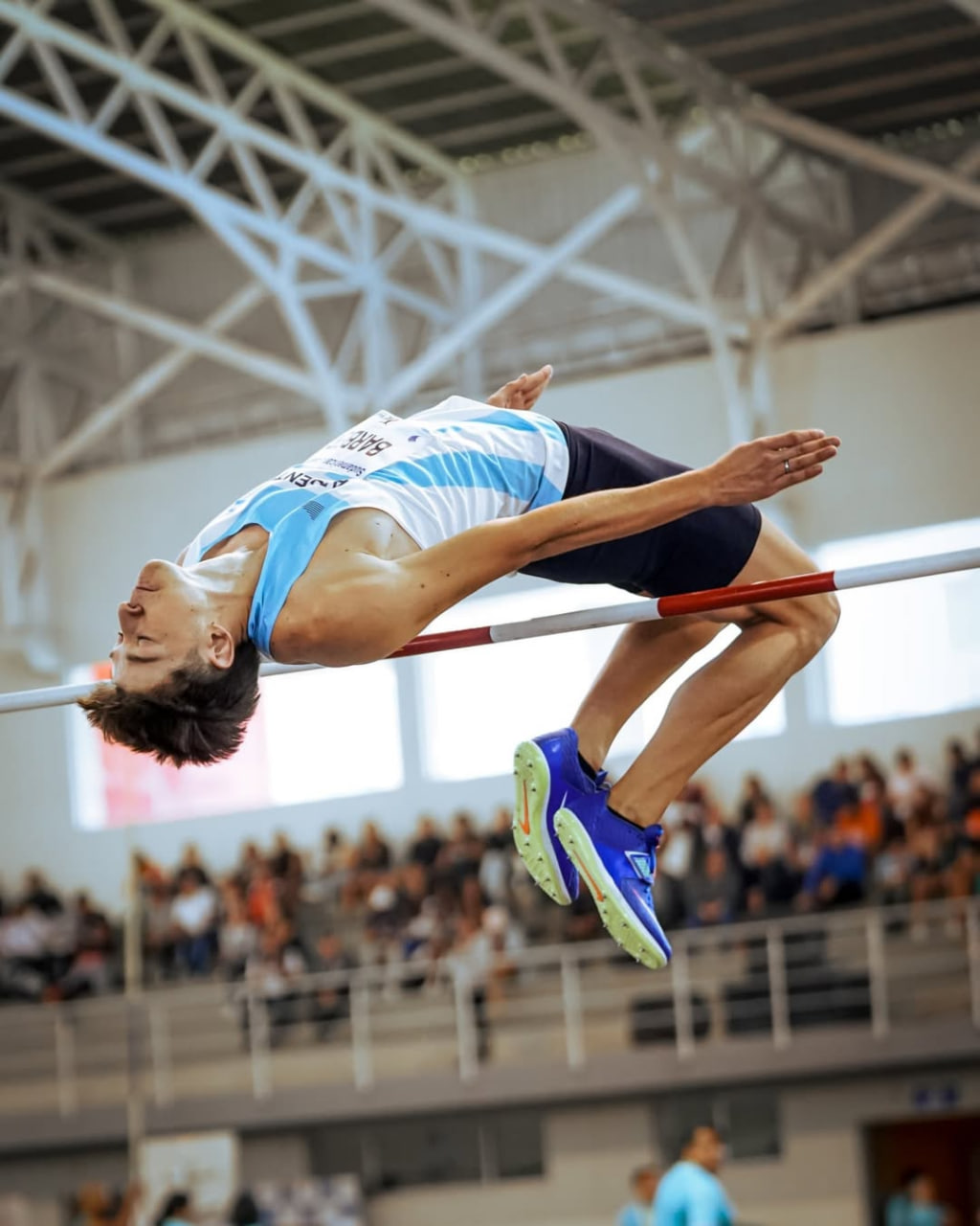 CUARTO PUESTO PARA SANTI BARBERIA EN EL SUDAMERICANO INDOOR COCHABAMBA 2025
