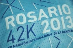 El colombiano Hernandez y la argentina Acevedo fueron los primeros en la fiesta de los 42K Rosario 2013